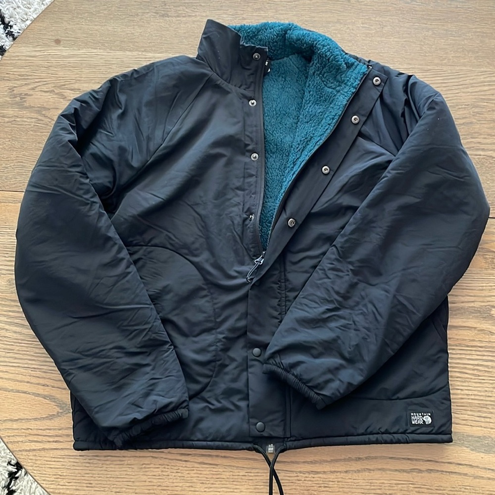 Mountain Hardware women’s HiCamp shell jacket for everyday wear.  Size Medium